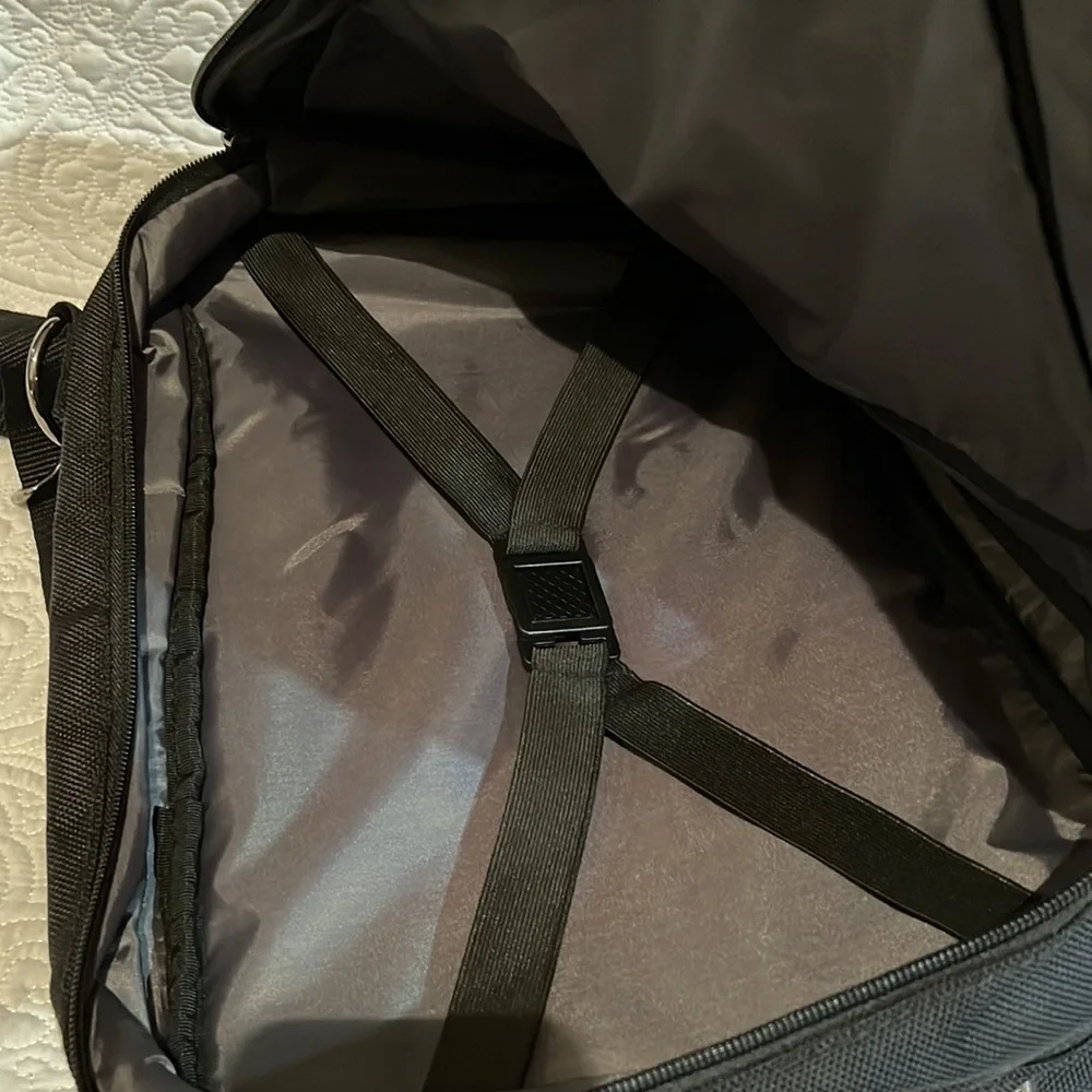 Burton Golf River City Golf Classic shoe bag and‎ golf accessories